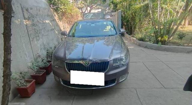 https://images10.gaadi.com/usedcar_image/4255519/original/processed_bd90cba0-4aec-4625-acc2-ed0b490dd3f0.jpg?imwidth=6400