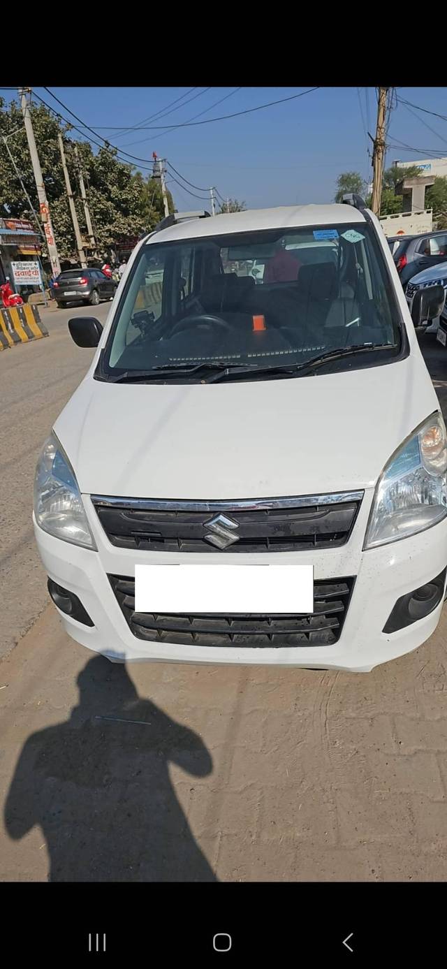 https://images10.gaadi.com/usedcar_image/4255555/original/processed_2dd9084872666f825f4ee3ce987e928c.jpg?imwidth=6402