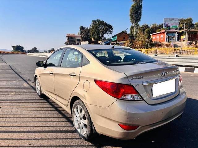 https://images10.gaadi.com/usedcar_image/4255556/original/processed_17bd6a35-0ef3-42bf-8c60-67219b02e84d.jpg?imwidth=6402