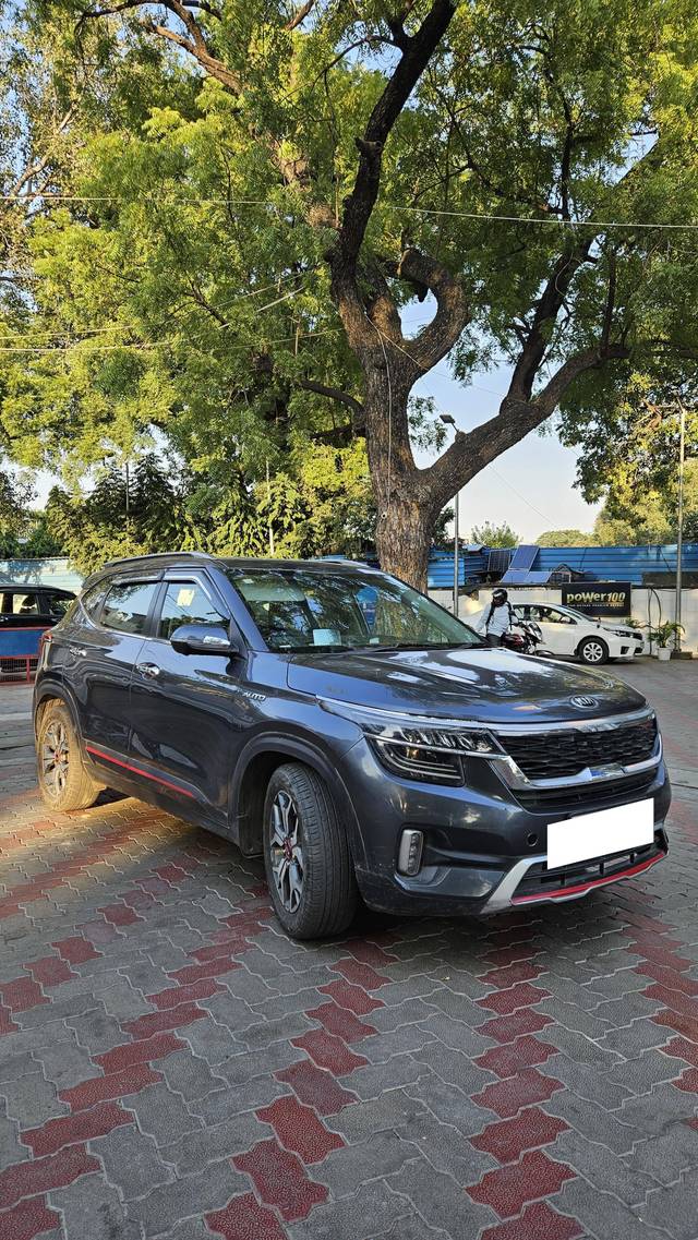 https://images10.gaadi.com/usedcar_image/4255564/original/processed_d7b4303cc574d37441d767cd57a13608.jpeg?imwidth=6400