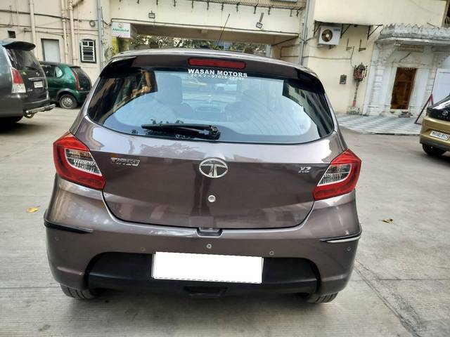 https://images10.gaadi.com/usedcar_image/4255581/original/processed_16e341d10692de48b260771648ec38b8.jpg?imwidth=6401