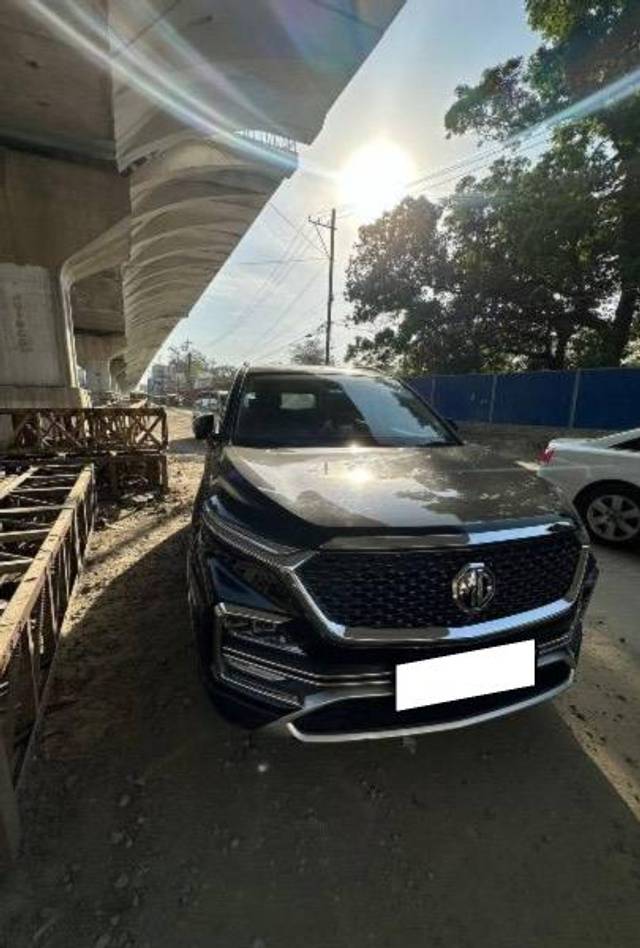 https://images10.gaadi.com/usedcar_image/4255658/original/processed_4ddac94c-a36b-4524-b00f-8084067fdd55.jpg?imwidth=6401