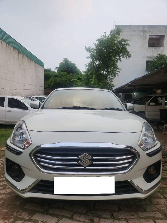 https://images10.gaadi.com/usedcar_image/4255735/original/processed_74e1727dfa2e63415c26e7389158064a.jpg?imwidth=6402