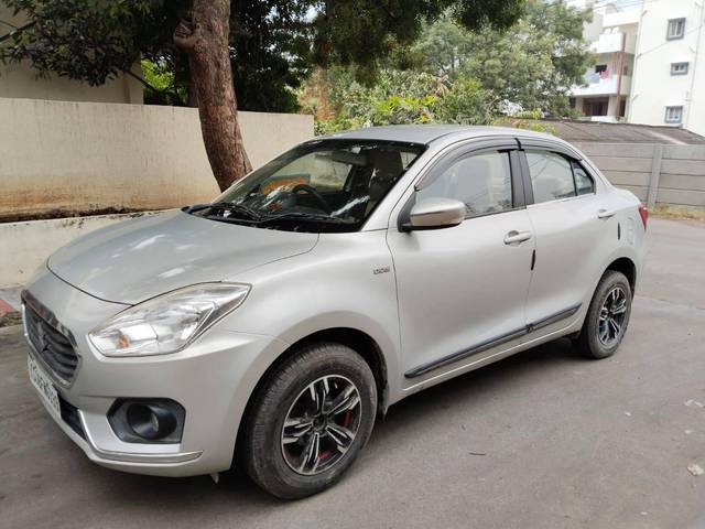 https://images10.gaadi.com/usedcar_image/4255846/original/processed_dd682b71a372c4e1a43a31bc95c5a4c7.jpg?imwidth=6400