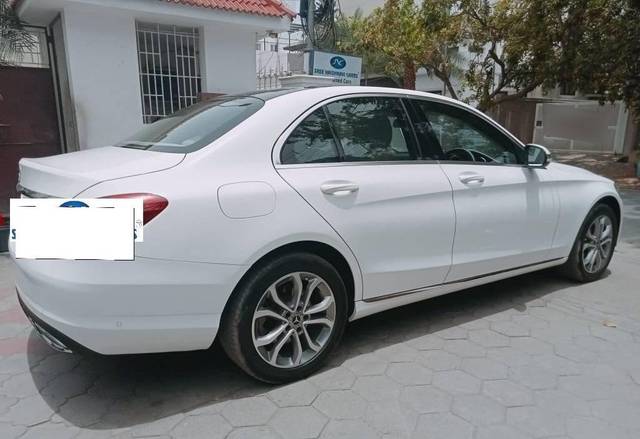 https://images10.gaadi.com/usedcar_image/4256007/original/processed_dca11e66455fbe57f47cf81fb0822df8.jpeg?imwidth=6401