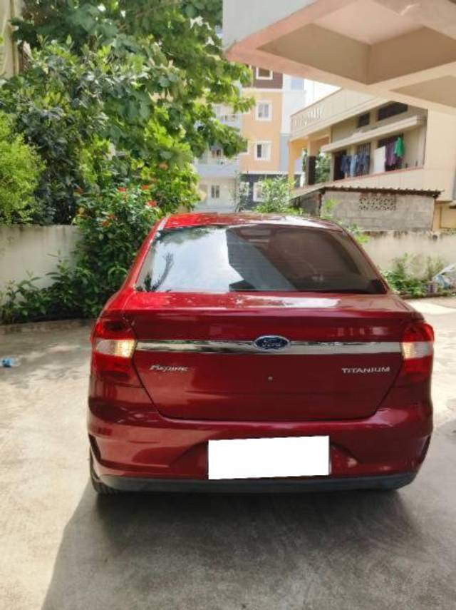 https://images10.gaadi.com/usedcar_image/4256077/original/processed_c861adfe-06fa-4006-adc7-3ee38428b7da.jpg?imwidth=6401