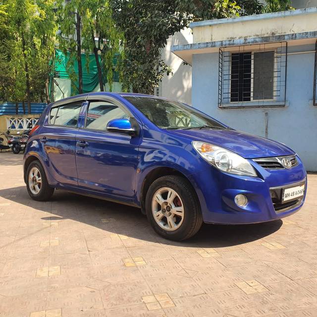 https://images10.gaadi.com/usedcar_image/4256111/original/processed_46a72e7c74be0bfe6995c2b21ad7c146.jpg?imwidth=6400