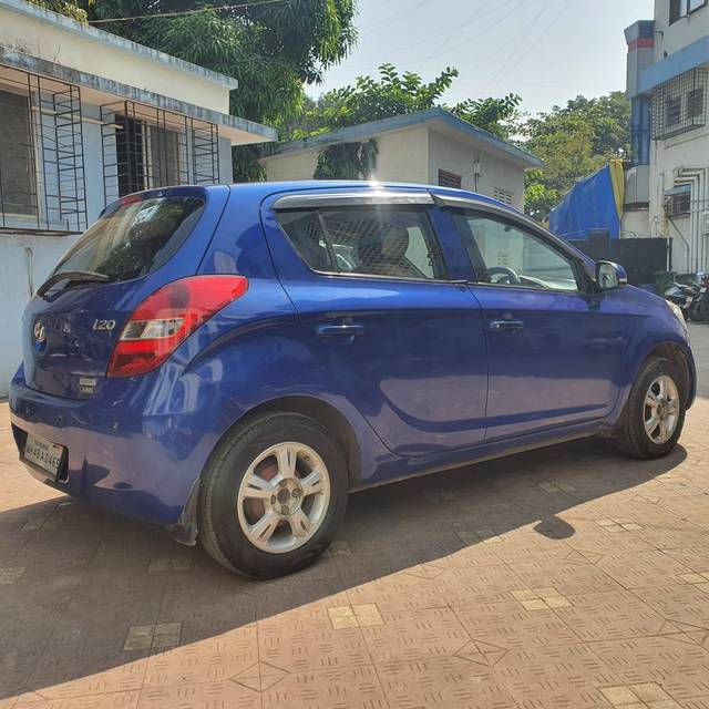 https://images10.gaadi.com/usedcar_image/4256111/original/processed_64b654c1fafff60519b9c6135afcb8b4.jpg?imwidth=6401