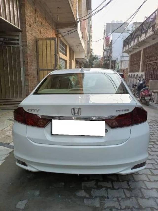 https://images10.gaadi.com/usedcar_image/4256121/original/processed_4e1004eb-61c6-4a17-9118-9af728c6f79c.jpg?imwidth=6402