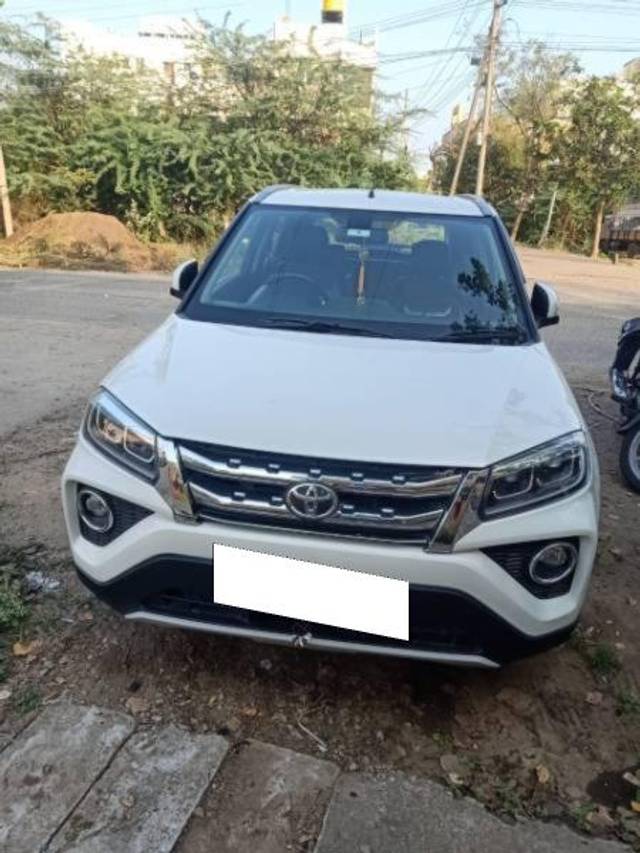 https://images10.gaadi.com/usedcar_image/4256150/original/processed_1cc4f925-a917-4ce5-af55-936eba6ad867.jpg?imwidth=6400