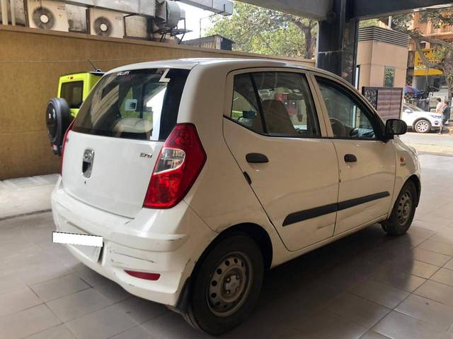 https://images10.gaadi.com/usedcar_image/4256252/original/processed_40e50f04f575f5996accf61d8dfa8bcb.jpg?imwidth=6401