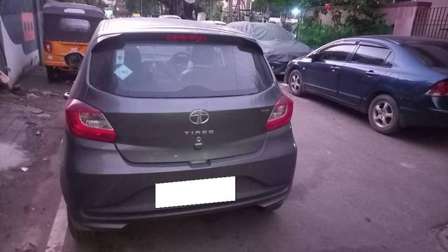 https://images10.gaadi.com/usedcar_image/4256267/original/processed_d1f0463b-9996-40b7-8144-1395c53114bd.jpeg?imwidth=6401