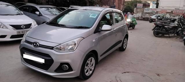 https://images10.gaadi.com/usedcar_image/4256331/original/processed_084352a7916353d1530da6cc806d3168.jpg?imwidth=6402