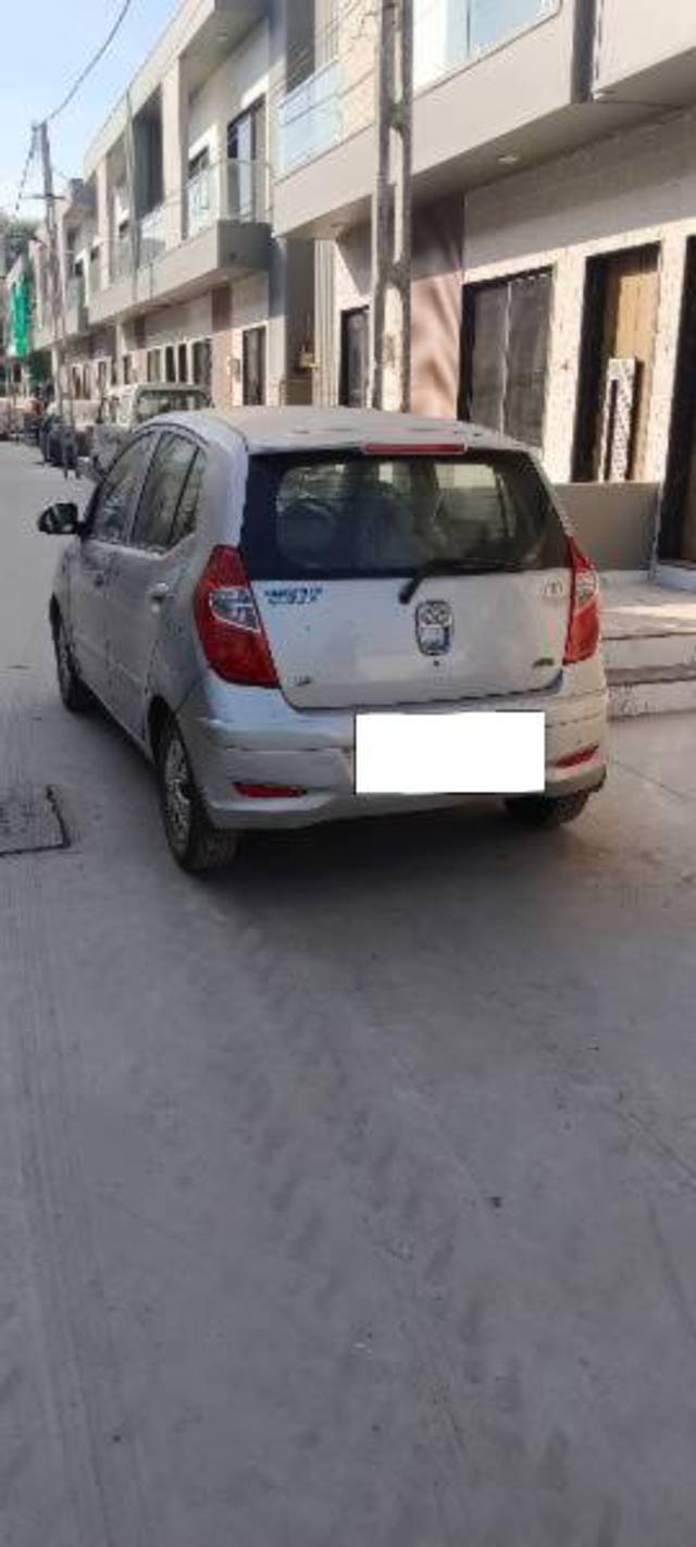 https://images10.gaadi.com/usedcar_image/4256363/original/processed_d5e4060c-4668-41fe-8678-cb223554e5de.jpg?imwidth=6401