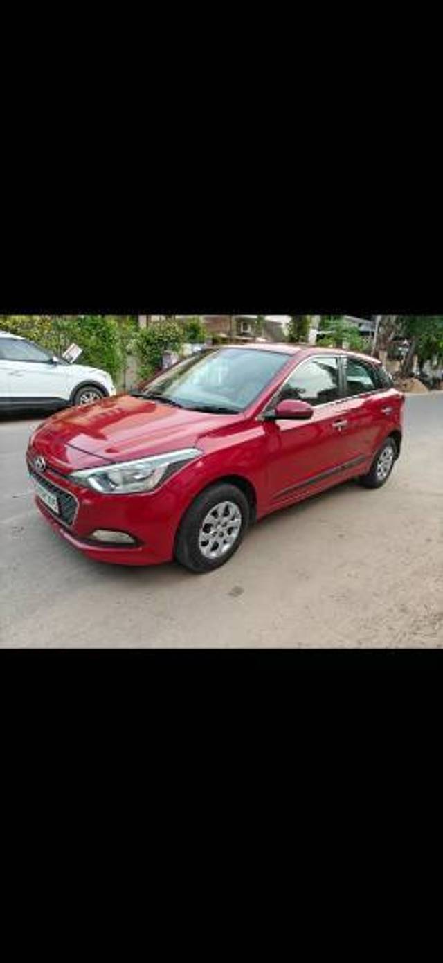 https://images10.gaadi.com/usedcar_image/4256798/original/6fc582451ad201e90b9ad25c955a9802.jpg?imwidth=6402