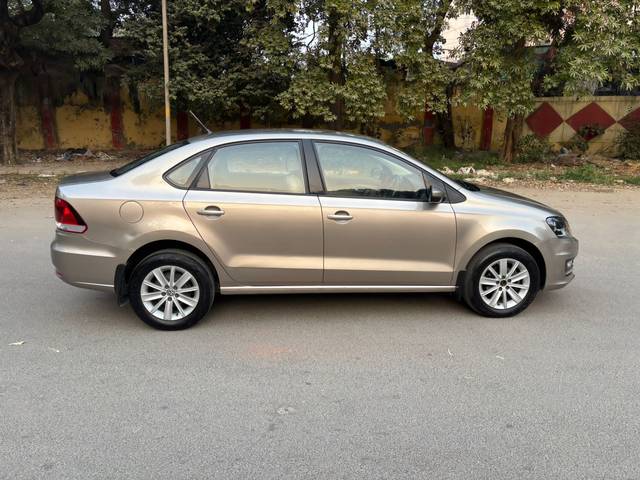 https://images10.gaadi.com/usedcar_image/4256845/original/85c8c0580a1d830f0feb45b1e3427932.jpg?imwidth=6401