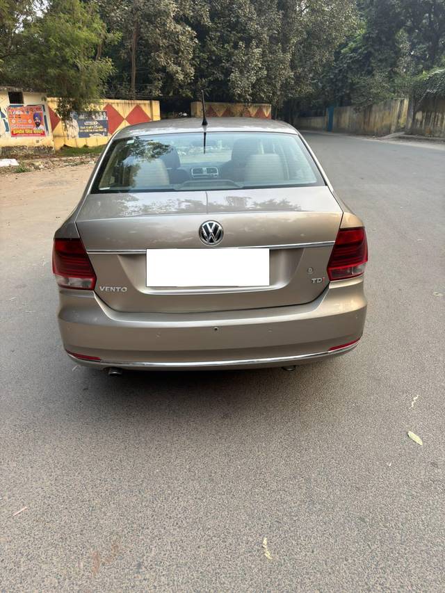 https://images10.gaadi.com/usedcar_image/4256845/original/processed_a6893cbc42eb7e8b868c36bc2a200b86.jpg?imwidth=6402