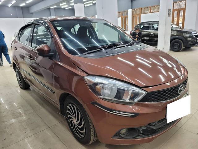 https://images10.gaadi.com/usedcar_image/4256925/original/processed_232813f21eea0aa8ce00230cc71d088e.jpg?imwidth=6401