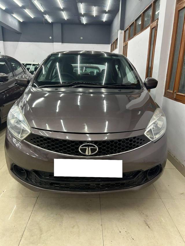 https://images10.gaadi.com/usedcar_image/4256967/original/processed_e0b327638666725a6371c0977b4cb49d.jpg?imwidth=6400