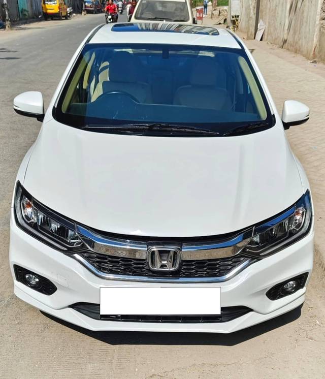 https://images10.gaadi.com/usedcar_image/4257004/original/processed_fb7884cf3bf369226501b217201ab146.jpeg?imwidth=6400