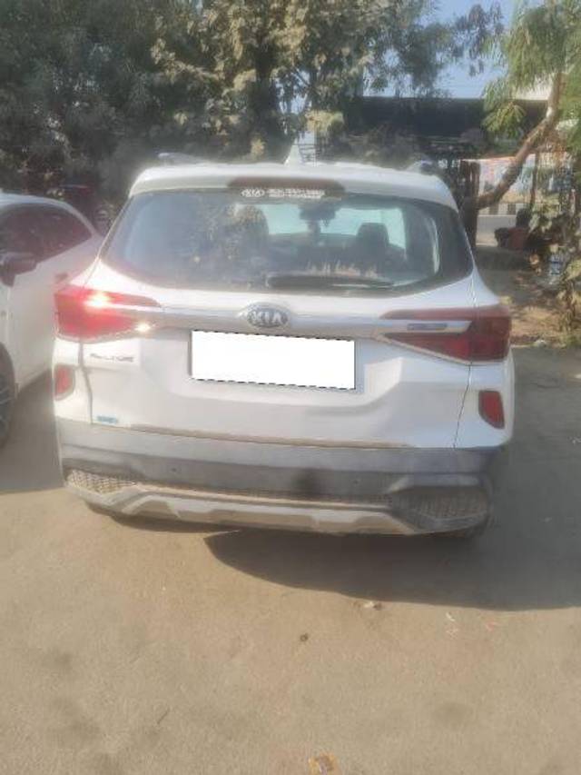 https://images10.gaadi.com/usedcar_image/4257013/original/4f04aa48413b84476fe4c12a541f412f.jpg?imwidth=6401