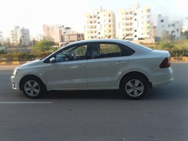 https://images10.gaadi.com/usedcar_image/4257061/original/ad57f8b4b01f9f43c6d5ce27a784672d.jpg?imwidth=6402