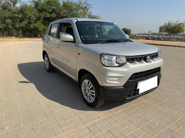 https://images10.gaadi.com/usedcar_image/4257157/original/processed_2826f50ce433bb2e30bd69c37d100b4e.jpg?imwidth=6400