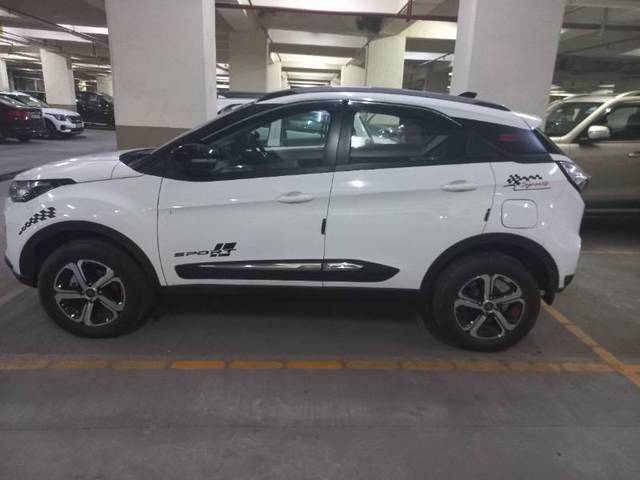 https://images10.gaadi.com/usedcar_image/4257227/original/processed_14999534-aa9b-4387-a061-080ce692fb2c.jpg?imwidth=6402