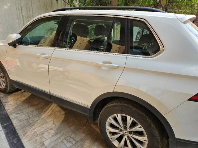 https://images10.gaadi.com/usedcar_image/4257235/original/dd12bdf486552350f4b13f3482f96fb5.jpg?imwidth=6402