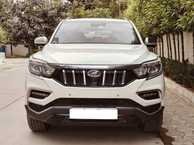 https://images10.gaadi.com/usedcar_image/4257265/original/processed_8dc4e2599fcbac6d3b465c4a3d258b99.jpg?imwidth=6400