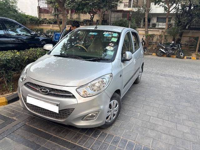 https://images10.gaadi.com/usedcar_image/4257357/original/e2c5820132c58fd25233edfa74029105.jpg?imwidth=6400