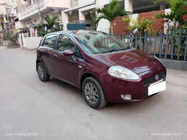 https://images10.gaadi.com/usedcar_image/4257363/original/processed_939254f9e54c614bb7ed54011506ac32.jpg?imwidth=6400