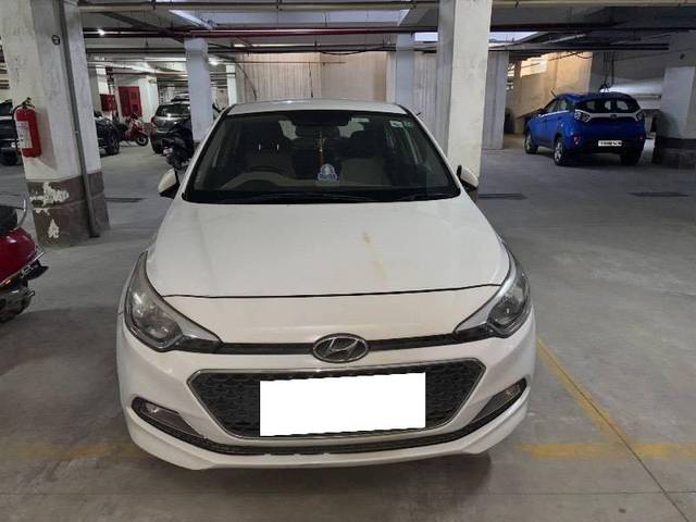 https://images10.gaadi.com/usedcar_image/4257410/original/processed_e354d03e-611d-438a-af41-644e1864c045.jpeg?imwidth=6400