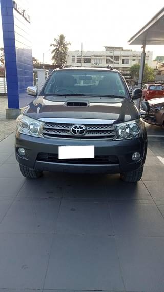 Toyota Fortuner 2009-2011 Toyota Fortuner 3.0 Diesel