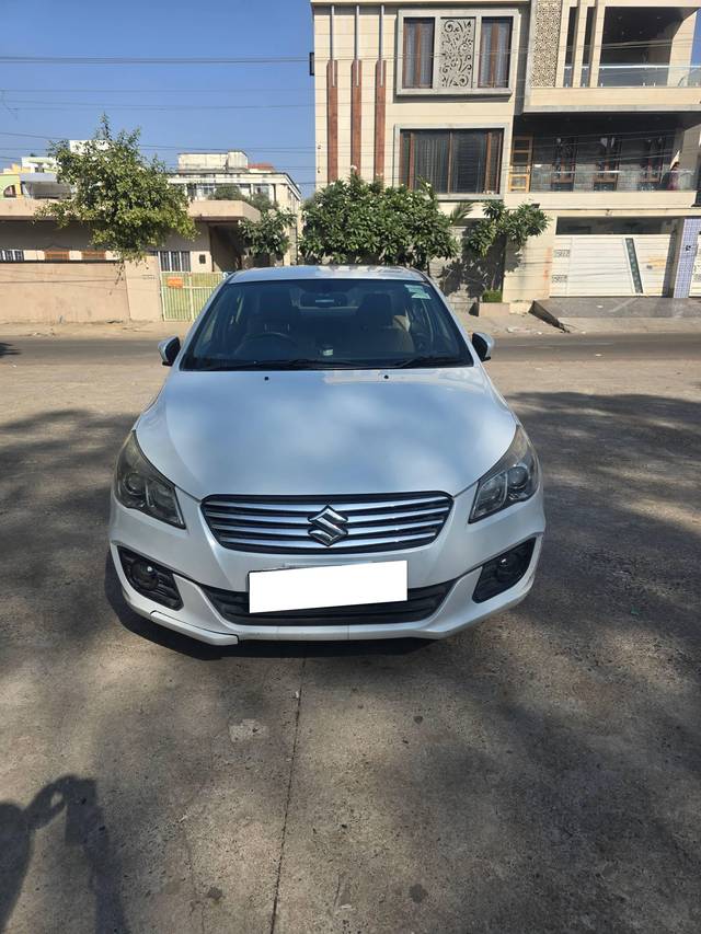 https://images10.gaadi.com/usedcar_image/4257467/original/processed_0cc33c2bacf9010bf9d2c49cd19326dc.jpg?imwidth=6402