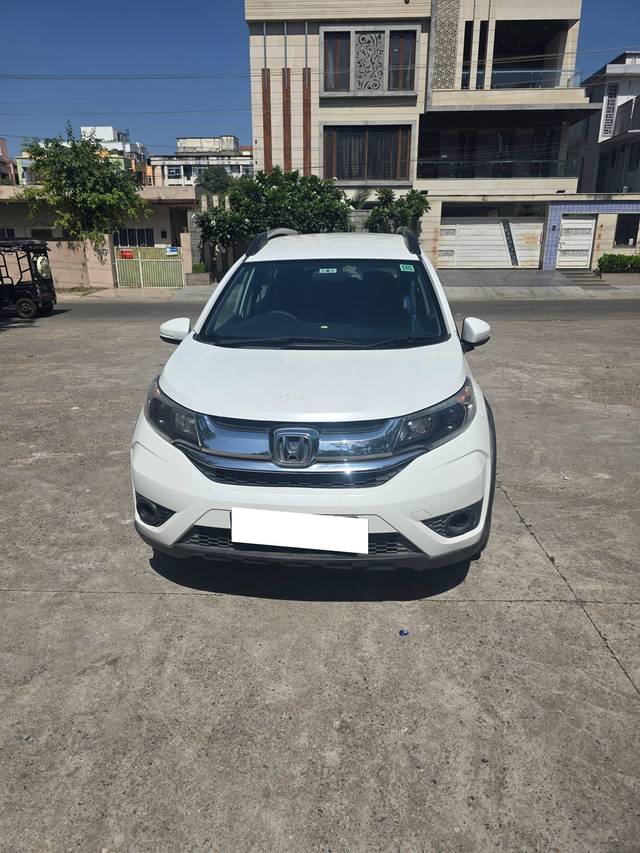 https://images10.gaadi.com/usedcar_image/4257481/original/processed_5f828ae7447b48871359221a52be6547.jpg?imwidth=6402