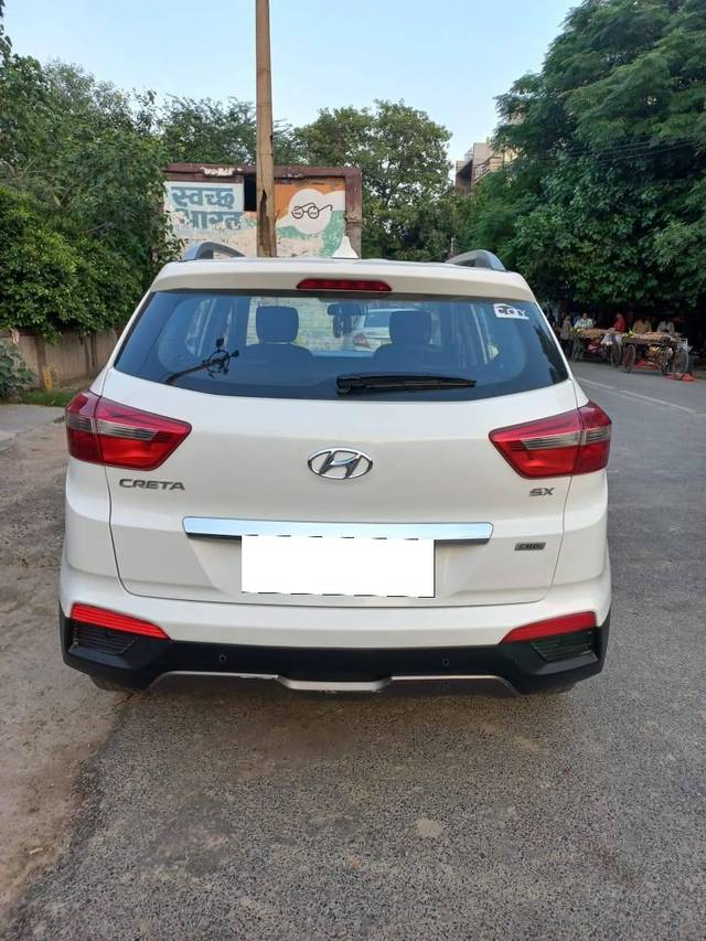 https://images10.gaadi.com/usedcar_image/4257532/original/processed_d3c76e8342b69096f63e6dddb5c497a0.jpg?imwidth=6401