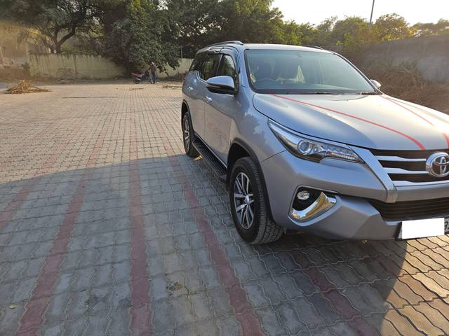 https://images10.gaadi.com/usedcar_image/4257590/original/processed_4790265ae4518588a72e7388d7d01cb0.jpg?imwidth=6400