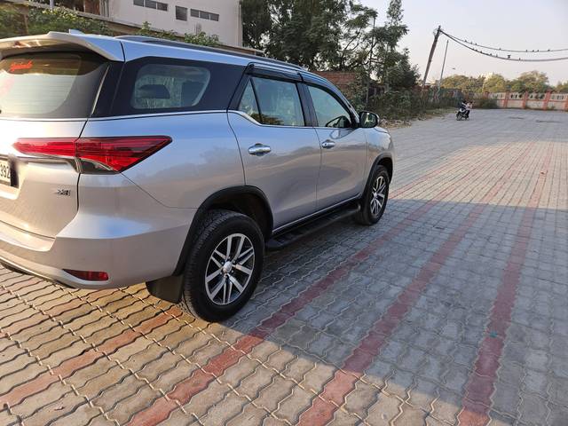 https://images10.gaadi.com/usedcar_image/4257590/original/processed_a923506e5c803665a986b4819a060354.jpg?imwidth=6401