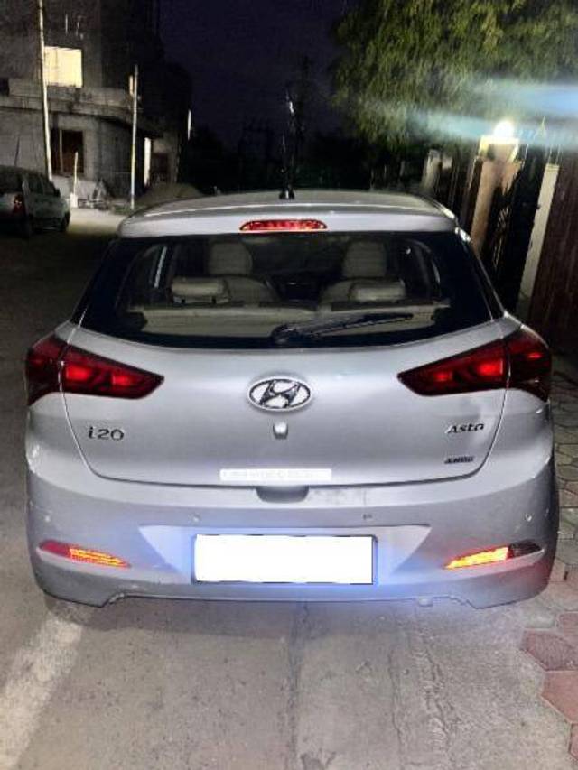 https://images10.gaadi.com/usedcar_image/4257597/original/2ded8d6299986242e9aa2ef321f776a9.jpg?imwidth=6401