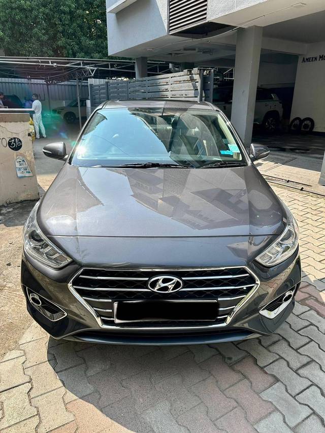 https://images10.gaadi.com/usedcar_image/4257657/original/processed_2f62a6892fee81636b86c19c861e0fd4.jpg?imwidth=6401