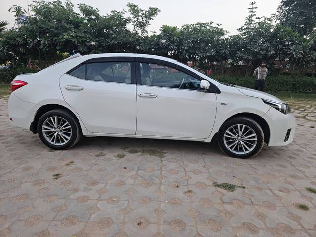 https://images10.gaadi.com/usedcar_image/4257707/original/processed_516ac3cdb9530dba3535373f6f1a37d8.jpg?imwidth=6401