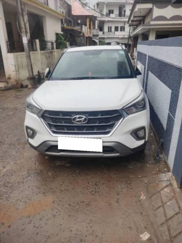 https://images10.gaadi.com/usedcar_image/4257776/original/processed_25aeda95-77f9-40ae-88be-9561d565434b.jpeg?imwidth=6400