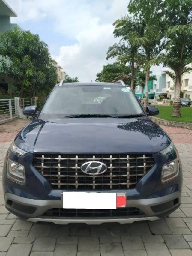 https://images10.gaadi.com/usedcar_image/4257842/original/processed_329e1734-334d-4471-a779-2e98cfe88507.jpg?imwidth=6400