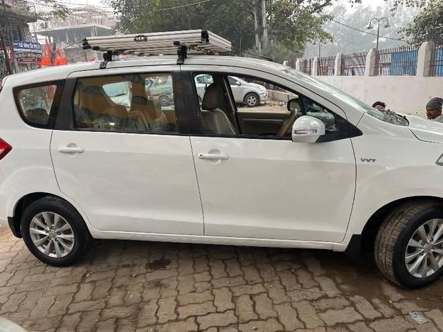 https://images10.gaadi.com/usedcar_image/4257926/original/processed_0ed5a760-b47c-46ce-bcf6-81ef8d5f11b8.jpeg?imwidth=6401