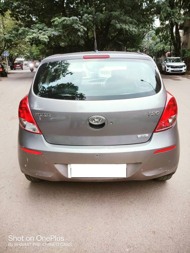 https://images10.gaadi.com/usedcar_image/4257961/original/processed_45b0aa2e2835c451eac4cd20ff617b75.jpg?imwidth=6401