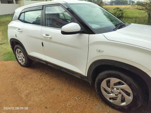 https://images10.gaadi.com/usedcar_image/4258058/original/processed_f4bc45de-4572-4a05-9919-2aa618aaefda.jpg?imwidth=6402