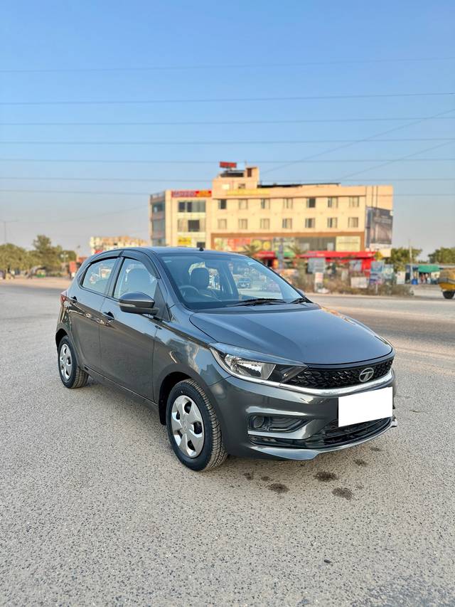 https://images10.gaadi.com/usedcar_image/4258121/original/processed_f4aed2f44f6ebe0c19047207b98b7750.jpg?imwidth=6400