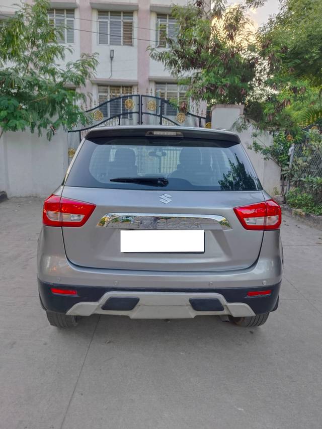 https://images10.gaadi.com/usedcar_image/4258138/original/processed_5a4e6d7a630c26707e5e08987a3d4697.jpg?imwidth=6402