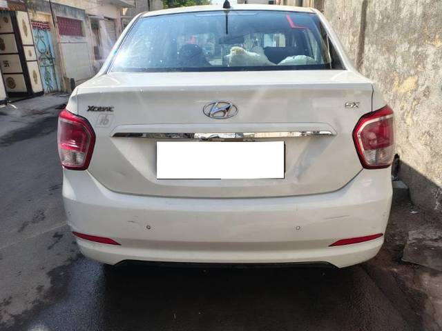 https://images10.gaadi.com/usedcar_image/4258171/original/processed_41ee9cf9-094a-4874-8a04-5c574b044ca2.jpg?imwidth=6400